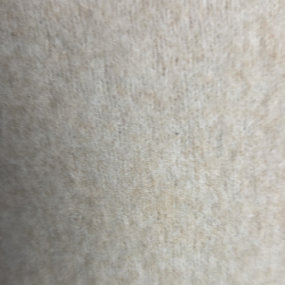 Club Room Cream V-Neck Sweater Soft and Versatile CASHMERE SIZE M LUXURY. - Picture 3 of 5